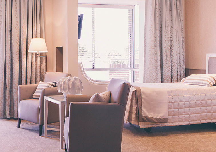 Pathwayes Luxury Suite with Balcony